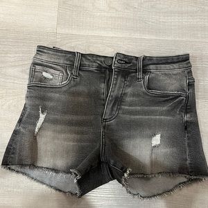 Grey denim short with frayed hem